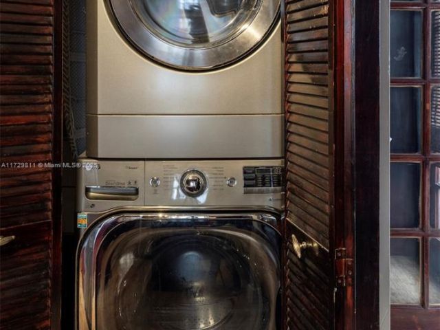 Продажа дома по адресу 6575 SW 27th St - фото 5886669