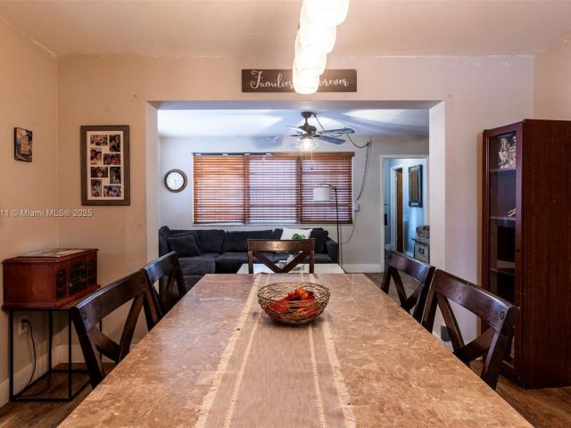 Продажа дома по адресу 6575 SW 27th St - фото 5886672