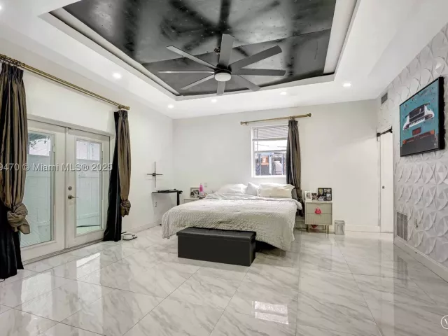 Продажа дома по адресу 18600 NE 7th Ct - фото 9069112