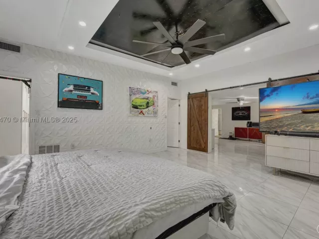 Продажа дома по адресу 18600 NE 7th Ct - фото 9069113