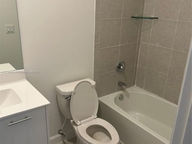 Дом в аренду по адресу 12855 NW 24th Ave - фото 6049608