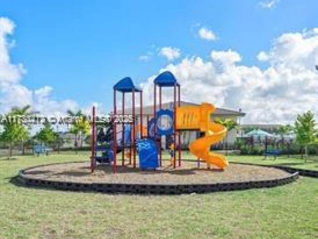 Дом в аренду по адресу 12855 NW 24th Ave - фото 6176648