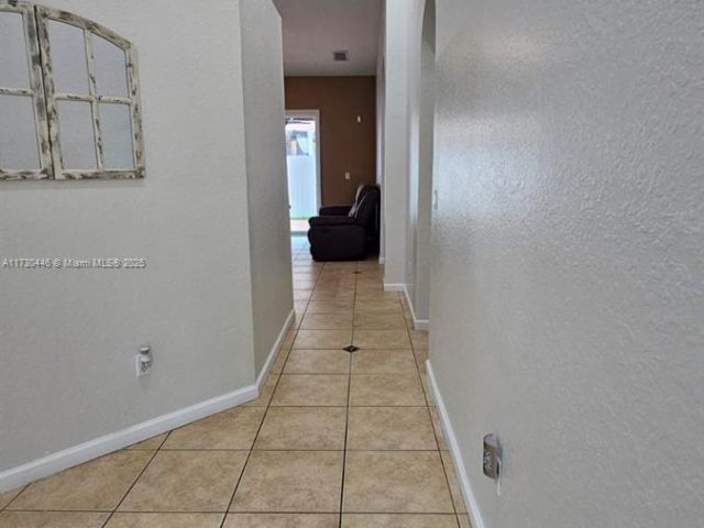 Продажа дома по адресу 4120 NE 22 ND CT - фото 5945264