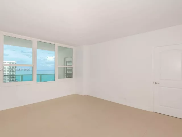 Продажа квартиры #1411 - фото 5677975