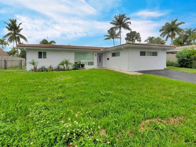 Продажа дома по адресу 5921 NE 15th Ave - фото 5762239