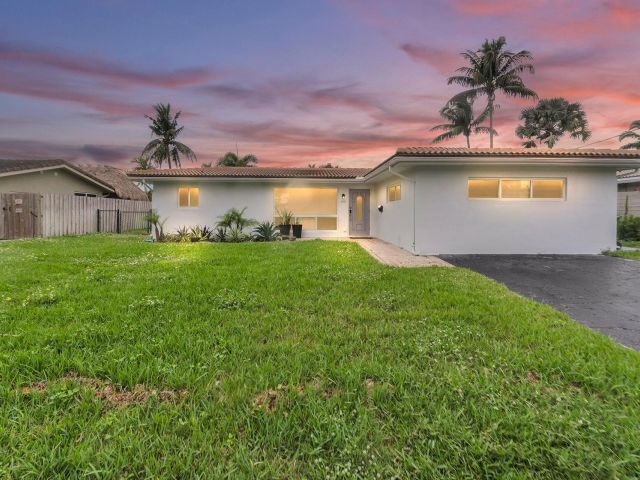 Продажа дома по адресу 5921 NE 15th Ave - фото 5762242