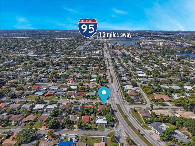 Продажа дома по адресу 2100 NE 185th St - фото 5856458