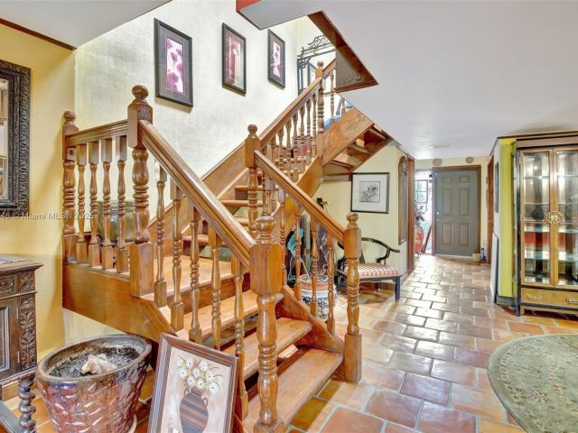 Продажа дома по адресу 20606 NE 7th Ct 20606 - фото 5555389