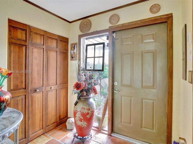 Продажа дома по адресу 20606 NE 7th Ct 20606 - фото 5555400