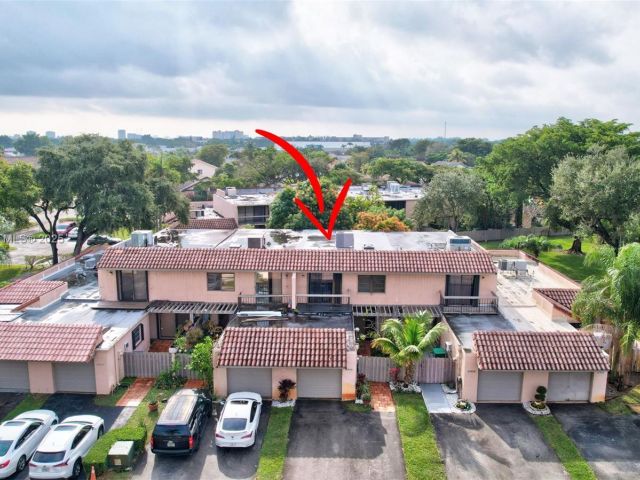 Продажа дома по адресу 20606 NE 7th Ct 20606 - фото 5555403