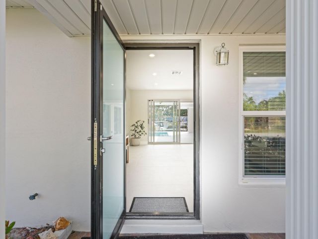 Продажа дома по адресу 2624 SE 9th Street - фото 5540228