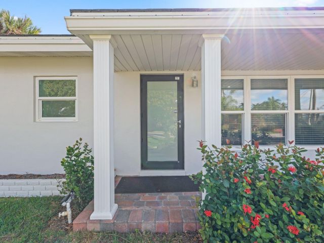 Продажа дома по адресу 2624 SE 9th Street - фото 5540229