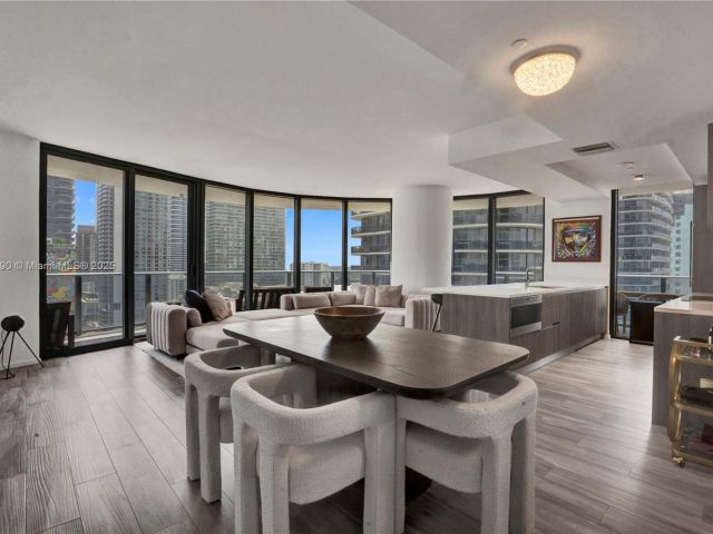 Продажа квартиры #1801 - фото 5621710