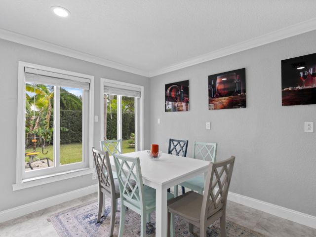 Продажа дома по адресу 8 SE 8th Avenue - фото 5745460