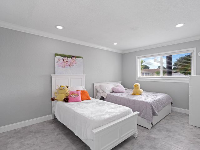 Продажа дома по адресу 8 SE 8th Avenue - фото 5745462