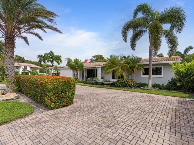 Продажа дома по адресу 8 SE 8th Avenue - фото 5745476