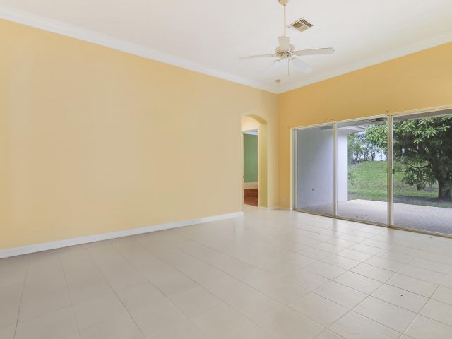 Продажа дома по адресу 2464 Sailfish Cove Drive - фото 5749632