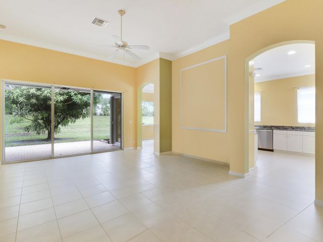 Продажа дома по адресу 2464 Sailfish Cove Drive - фото 5749633