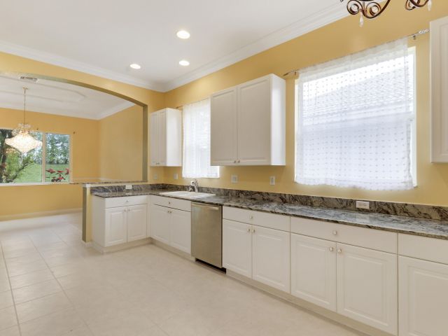 Продажа дома по адресу 2464 Sailfish Cove Drive - фото 5749640