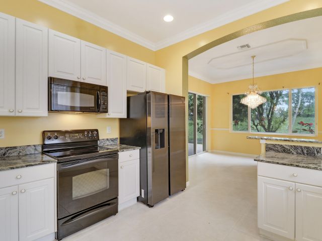 Продажа дома по адресу 2464 Sailfish Cove Drive - фото 5749645