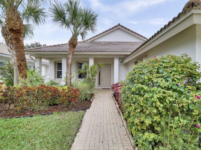 Продажа дома по адресу 2464 Sailfish Cove Drive - фото 5749648