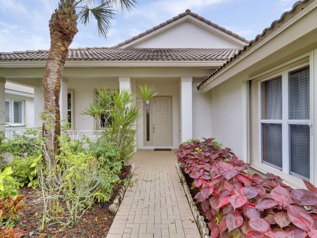 Продажа дома по адресу 2464 Sailfish Cove Drive - фото 5749650