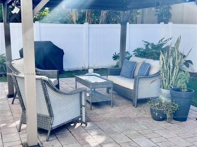 Продажа дома по адресу 9102 SW 170th Ct - фото 6130682