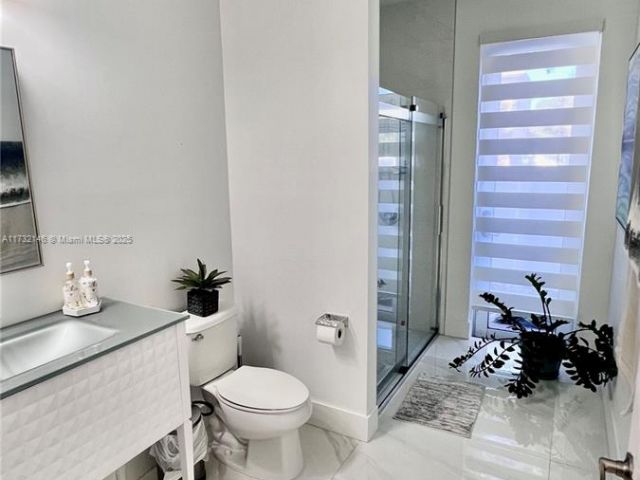 Продажа дома по адресу 9102 SW 170th Ct - фото 6130687