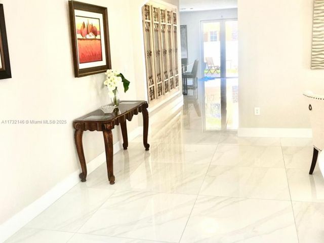 Продажа дома по адресу 9102 SW 170th Ct - фото 6130695