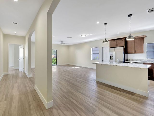 Продажа дома по адресу 2311 Zeder Avenue - фото 6064185