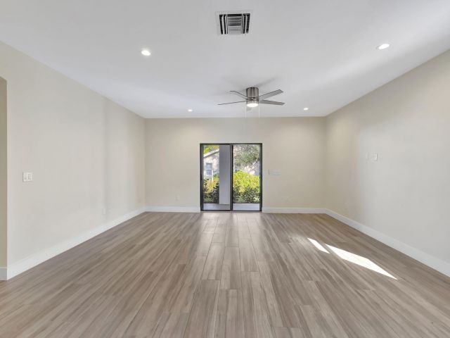 Продажа дома по адресу 2311 Zeder Avenue - фото 6064189