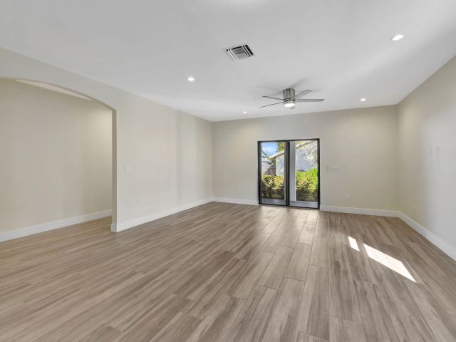 Продажа дома по адресу 2311 Zeder Avenue - фото 6064191