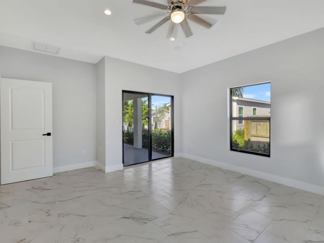 Продажа дома по адресу 2315 Zeder Avenue - фото 6064200