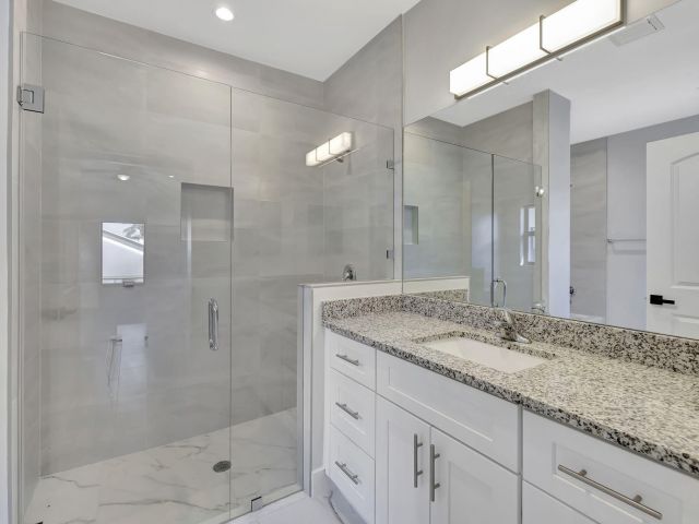 Продажа дома по адресу 2315 Zeder Avenue - фото 6064203