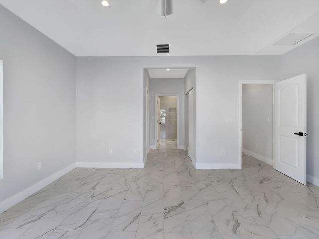 Продажа дома по адресу 2315 Zeder Avenue - фото 6064206