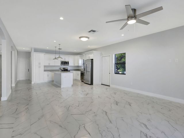 Продажа дома по адресу 2315 Zeder Avenue - фото 6064209