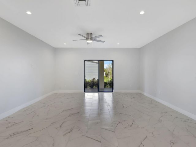 Продажа дома по адресу 2315 Zeder Avenue - фото 6064211