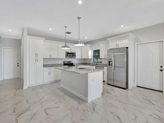 Продажа дома по адресу 2315 Zeder Avenue - фото 6064216