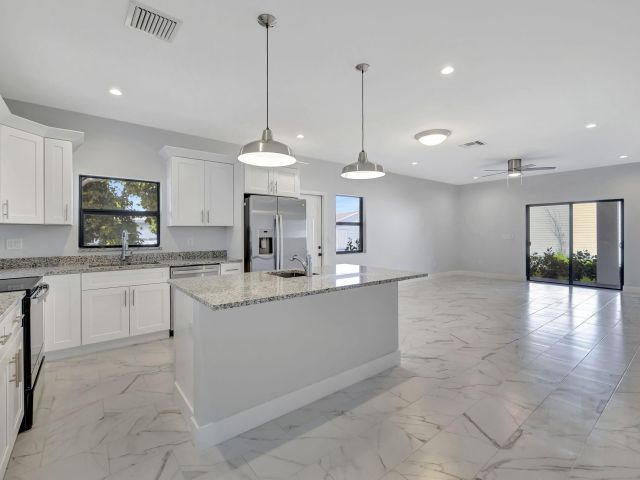 Продажа дома по адресу 2315 Zeder Avenue - фото 6064218