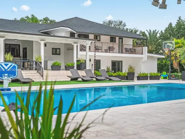 Продажа дома по адресу 14875 SW 212th St - фото 6312488