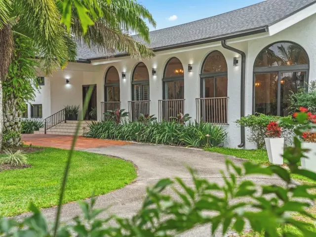 Продажа дома по адресу 14875 SW 212th St - фото 6312490