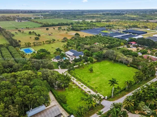 Продажа дома по адресу 14875 SW 212th St - фото 6312475