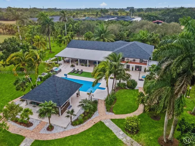 Продажа дома по адресу 14875 SW 212th St - фото 6312493