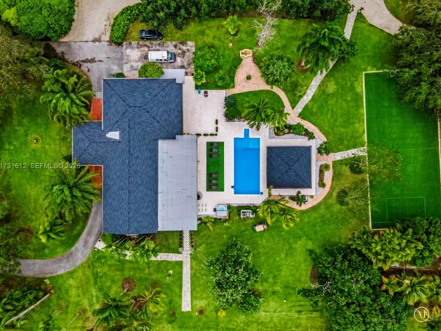 Продажа дома по адресу 14875 SW 212th St - фото 6312476