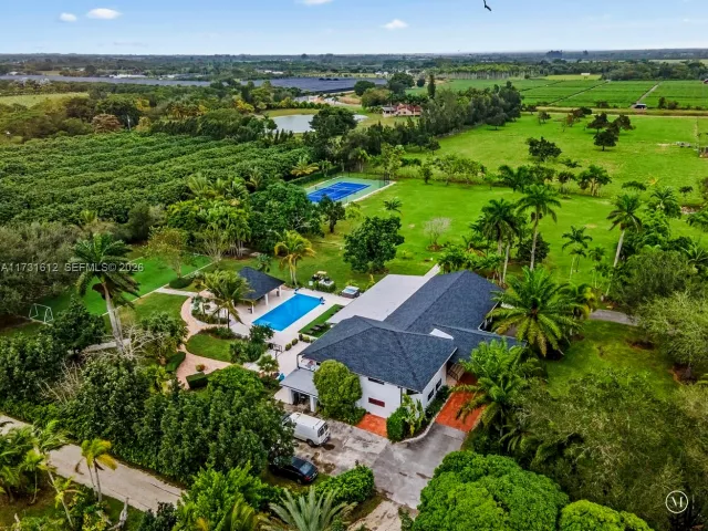 Продажа дома по адресу 14875 SW 212th St - фото 6312480