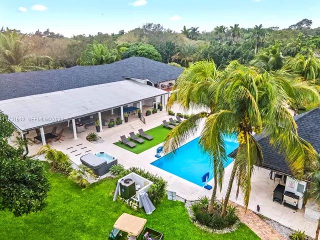 Продажа дома по адресу 14875 SW 212th St - фото 6312482