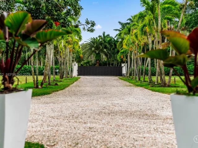 Продажа дома по адресу 14875 SW 212th St - фото 6312474