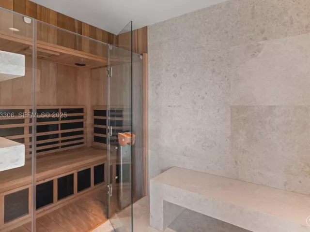 Продажа дома по адресу 1006 Links Drive - фото 9047558