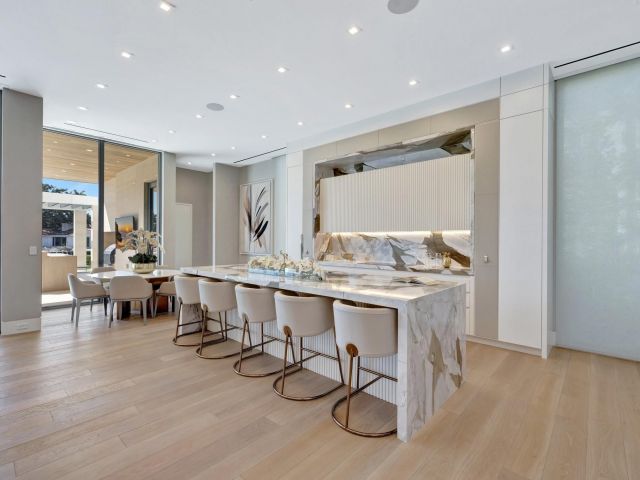 Продажа дома по адресу 2560 Del Lago Dr - фото 5815136