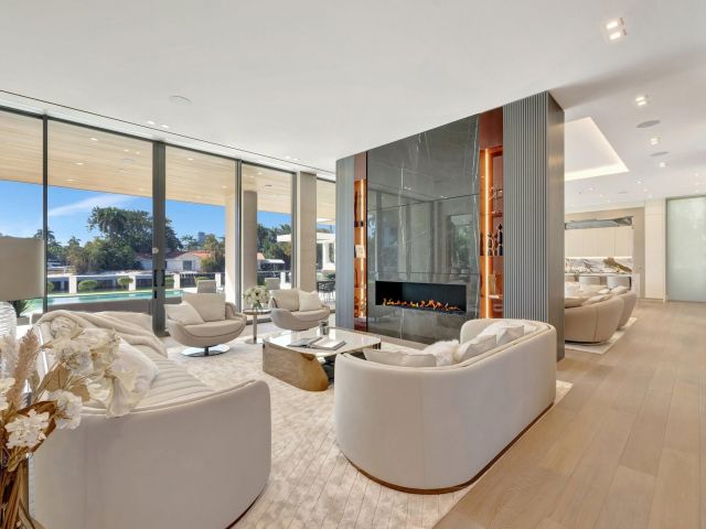 Продажа дома по адресу 2560 Del Lago Dr - фото 5815139